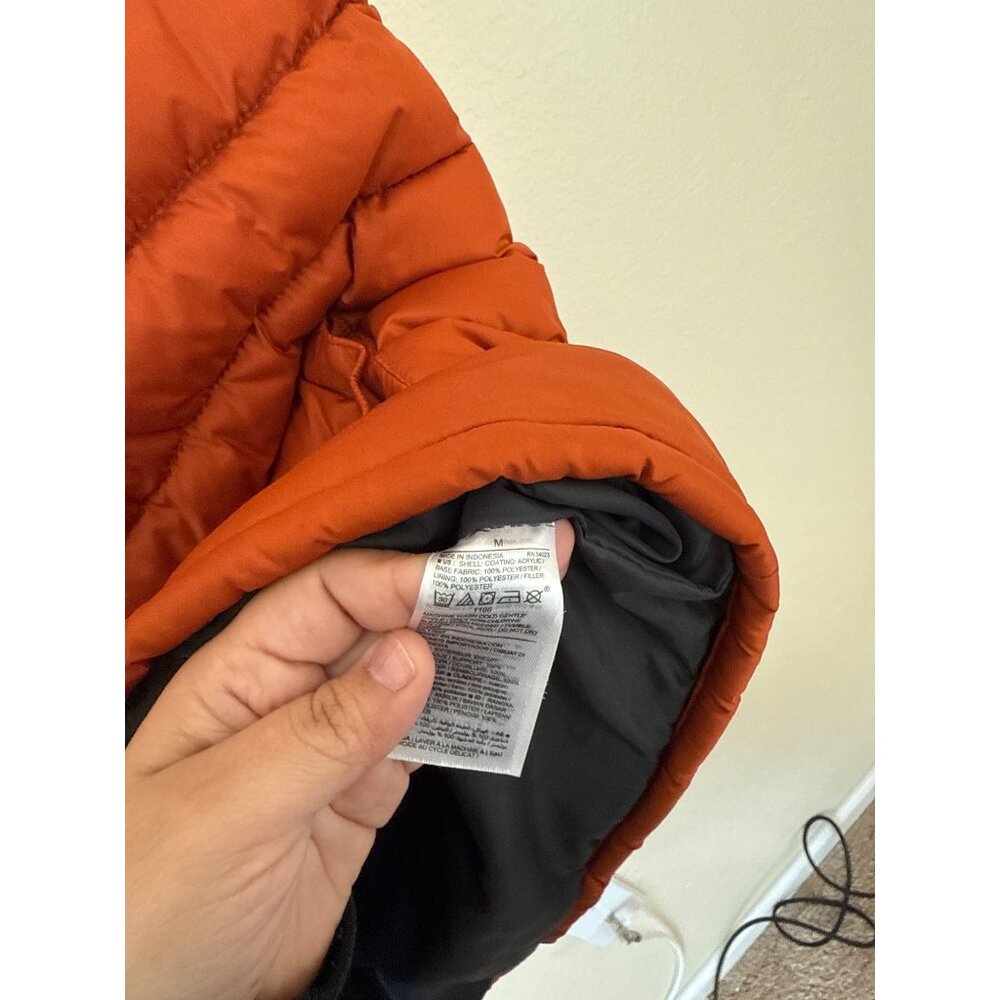 Old Navy Men's Water-Resistant Narrow-Channel Puffer Vest Orange Winter *Flaw* - Picture 5 of 7